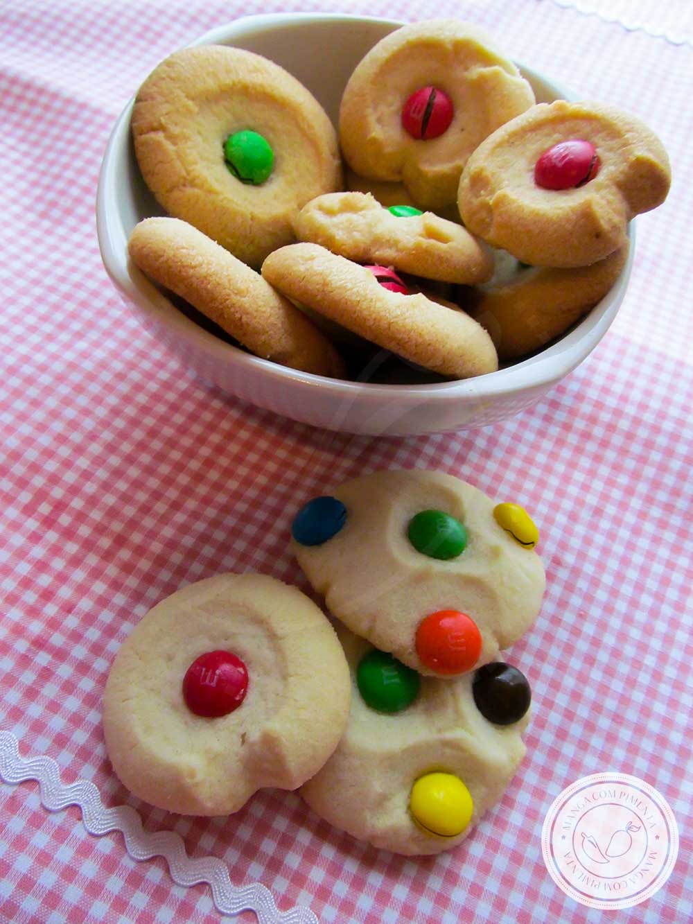 Receita de Biscoitos Amanteigados M&M - um doce delicioso para o Natal, faça para presentear!