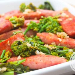 Receita de Brócolis com Lingüiça - um almoço rápido, nutritivo e gostoso para a semana!