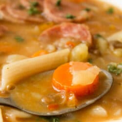 Receita de Sopa de Lentilha - um prato nutritivo e delicioso para toda a família.