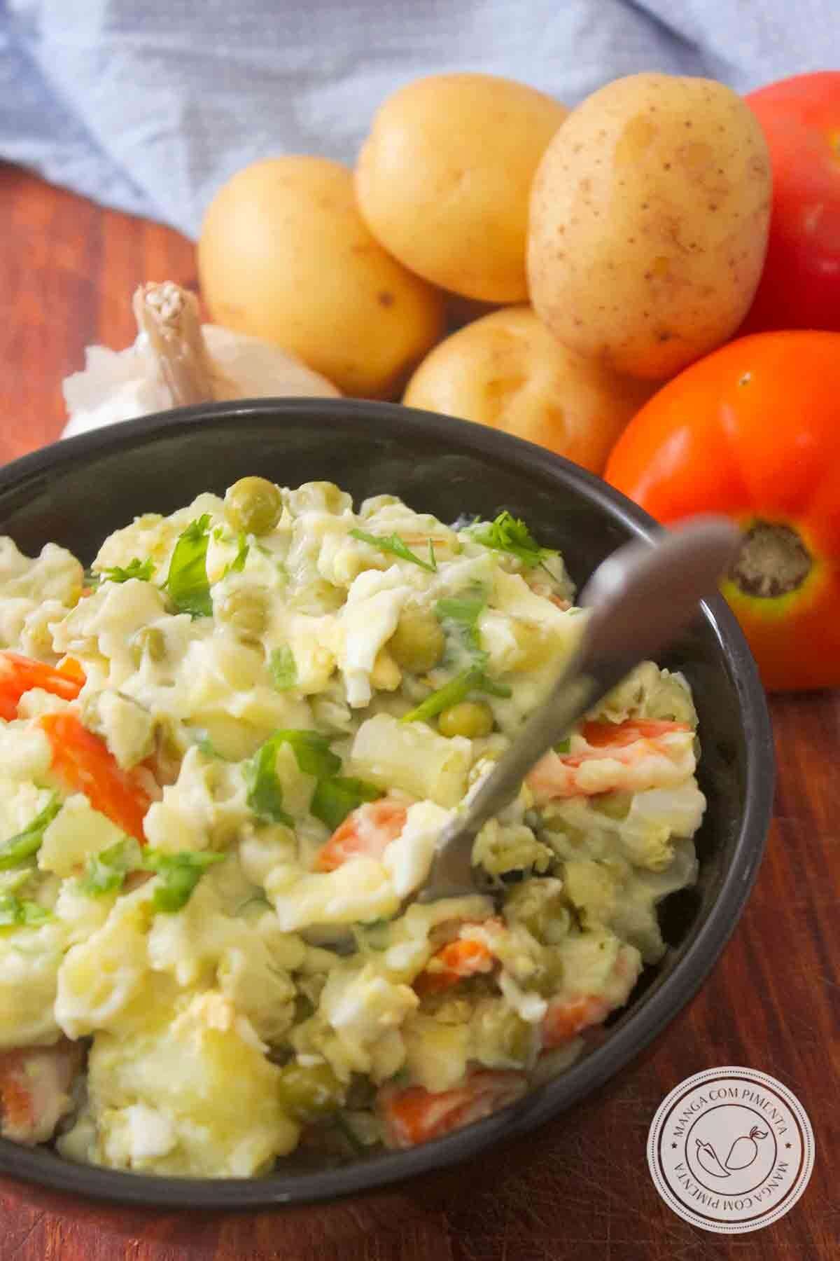 Receita de Salada de Maionese ou Salada Russa - um clássico para o almoço da semana ou churrasco do final de semana.