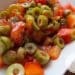 Salada de Tomate e Azeitona - para um almoço delicioso em dias quentes!