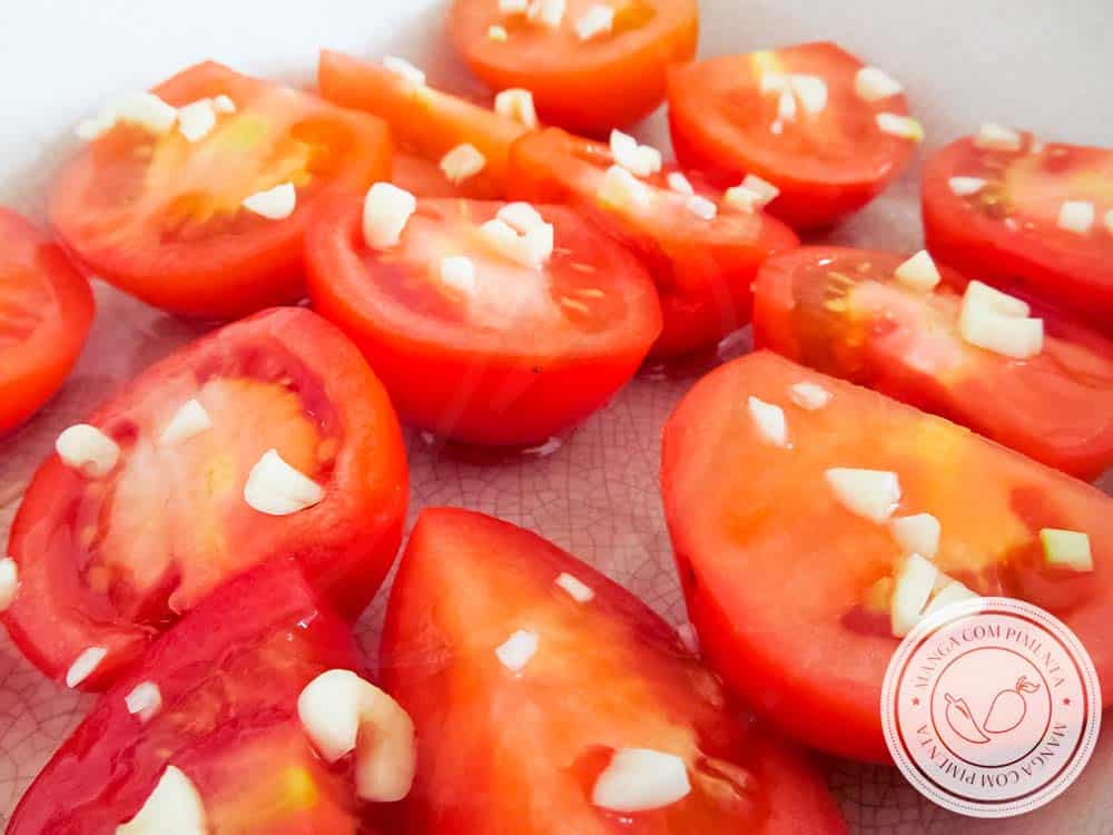Macarrão e Tomates Assados - um prato caseiro perfeito para o final de semana com a família!