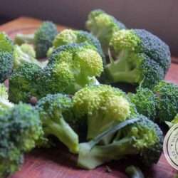 Tudo sobre o Brócolis - saiba como comprar, cozinhar, congelar e quais seus nutrientes!