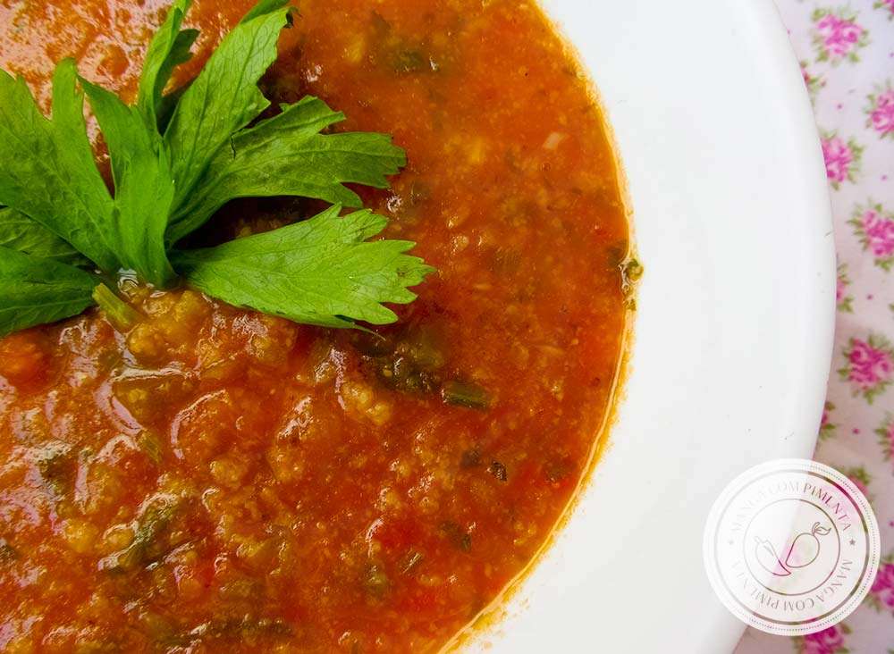Sopa de Tomate - um delicioso e nutritivo prato para os dias frios.