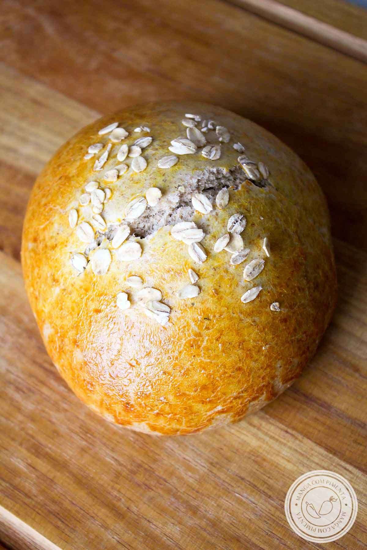 Pão de Hambúrguer Integral - um delicioso pão caseiro e integral para o lanche da tarde!