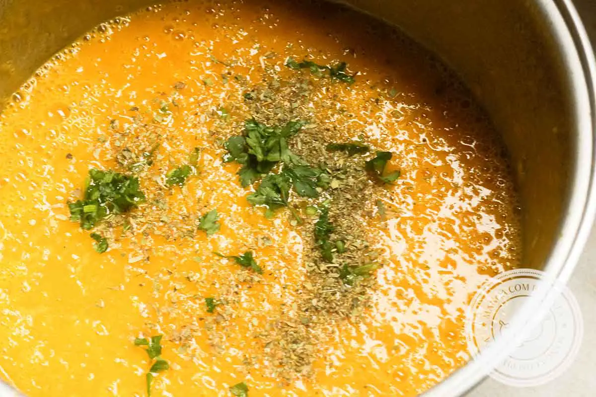 Receita de Sopa Creme de Abóbora e Gengibre - faça uma sopa fácil e rápido nos dias frios de inverno.