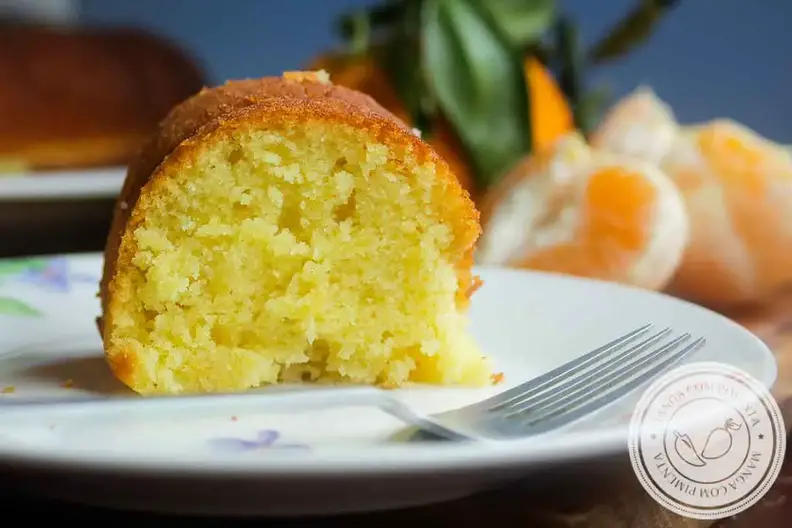 Lanche da manhã: aprenda como fazer bolo de pão de mel em 1h