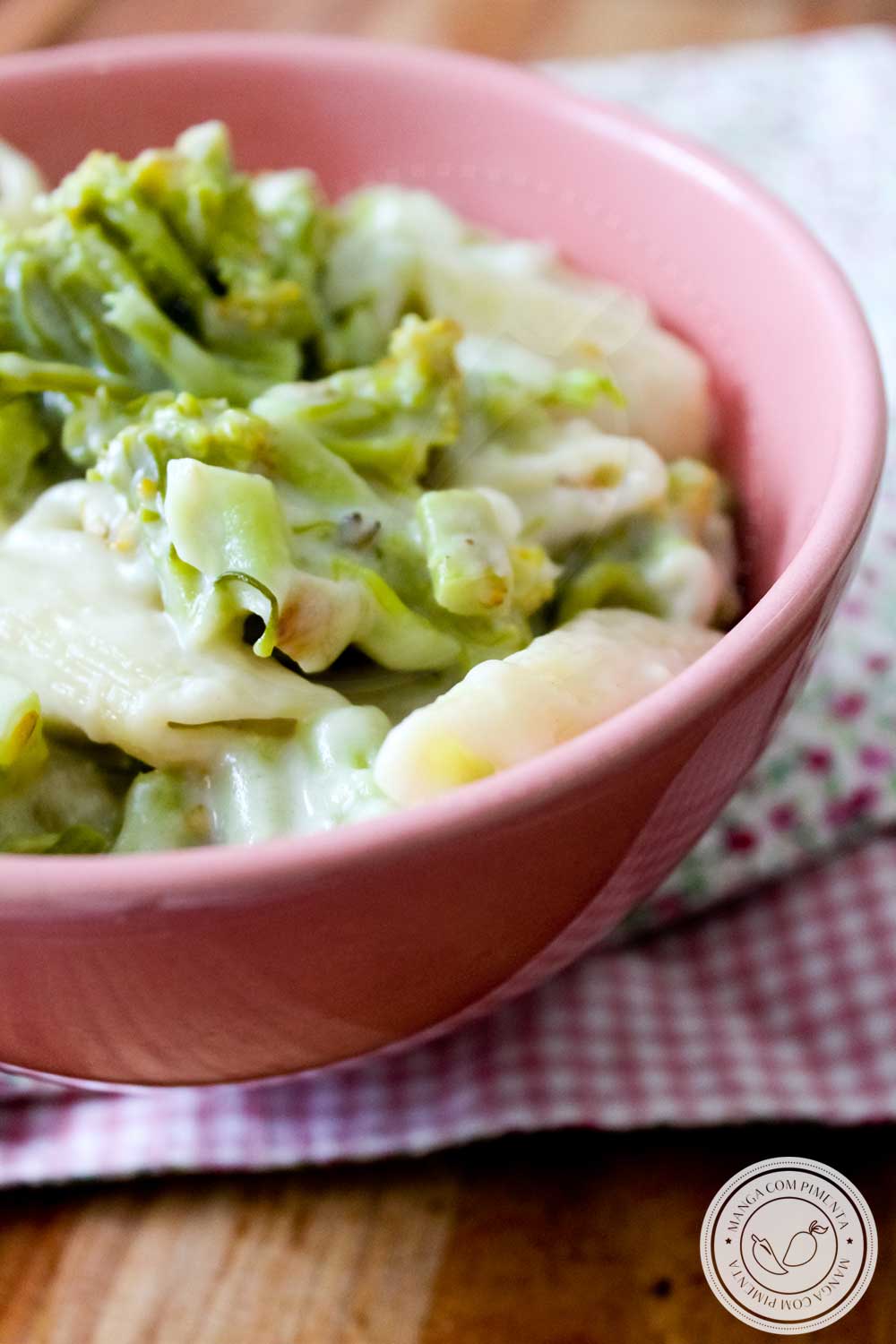 Macarrão com Brócolis e Molho Branco - um prato que te abraça e mata a fome!