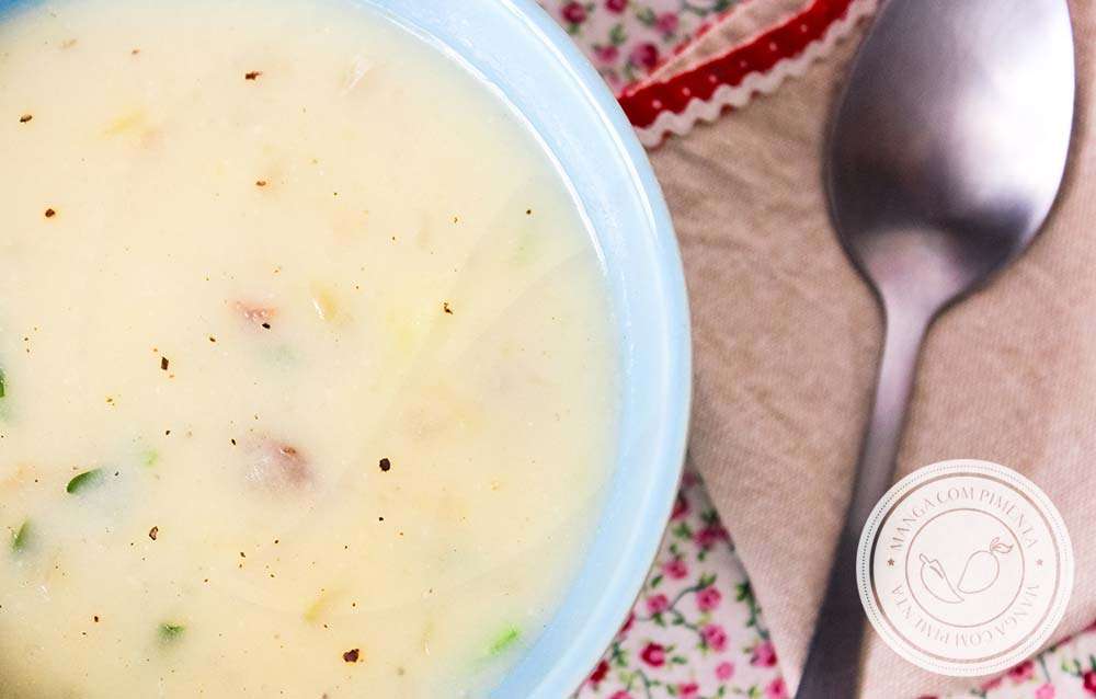 Sopa Creme Mandioca com pedaços de Carne - uma sopa deliciosa pros dias frios!