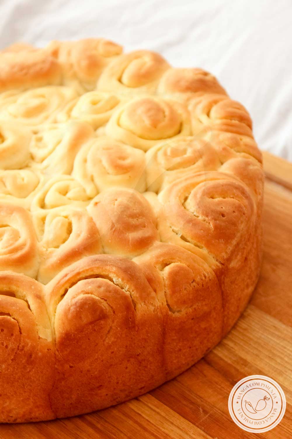 Receita de Pão Caracol ou Enroladinho com Manteiga - um pão quentinho para o café da manhã ou da tarde.