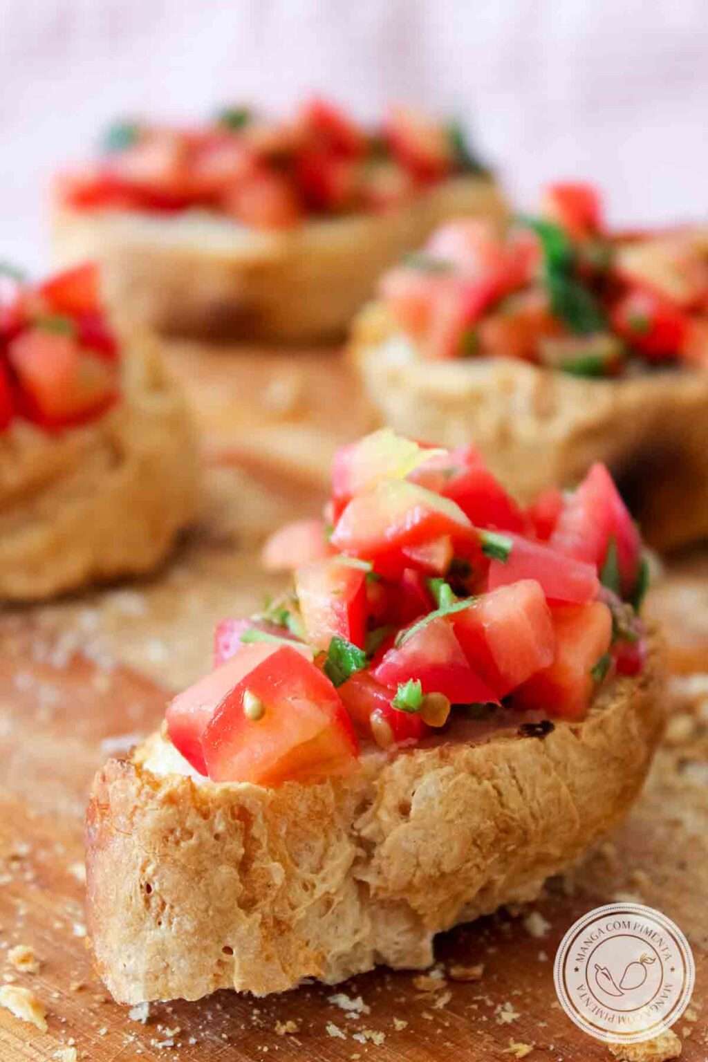 Bruschetta de Tomate e Manjericão - Manga com Pimenta