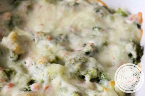 Receita de Brócolis com Queijo Gratinado, um prato delicioso e fácil de fazer para o almoço da semana!