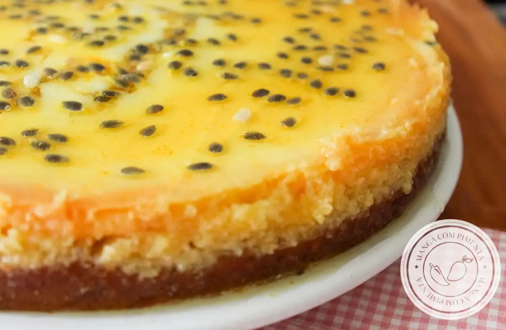 Receita de Cheesecake de Maracujá - prepare essa sobremesa linda para as festas do final de ano ou para dias de comemorações. 