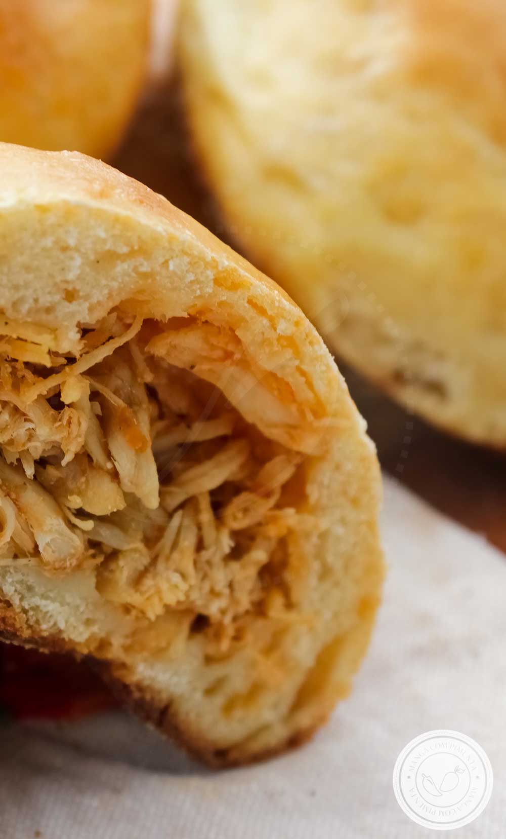 Receita de Pão de Batata Recheado com Frango - Youtube - um lanche delicioso para o final de semana com a família.