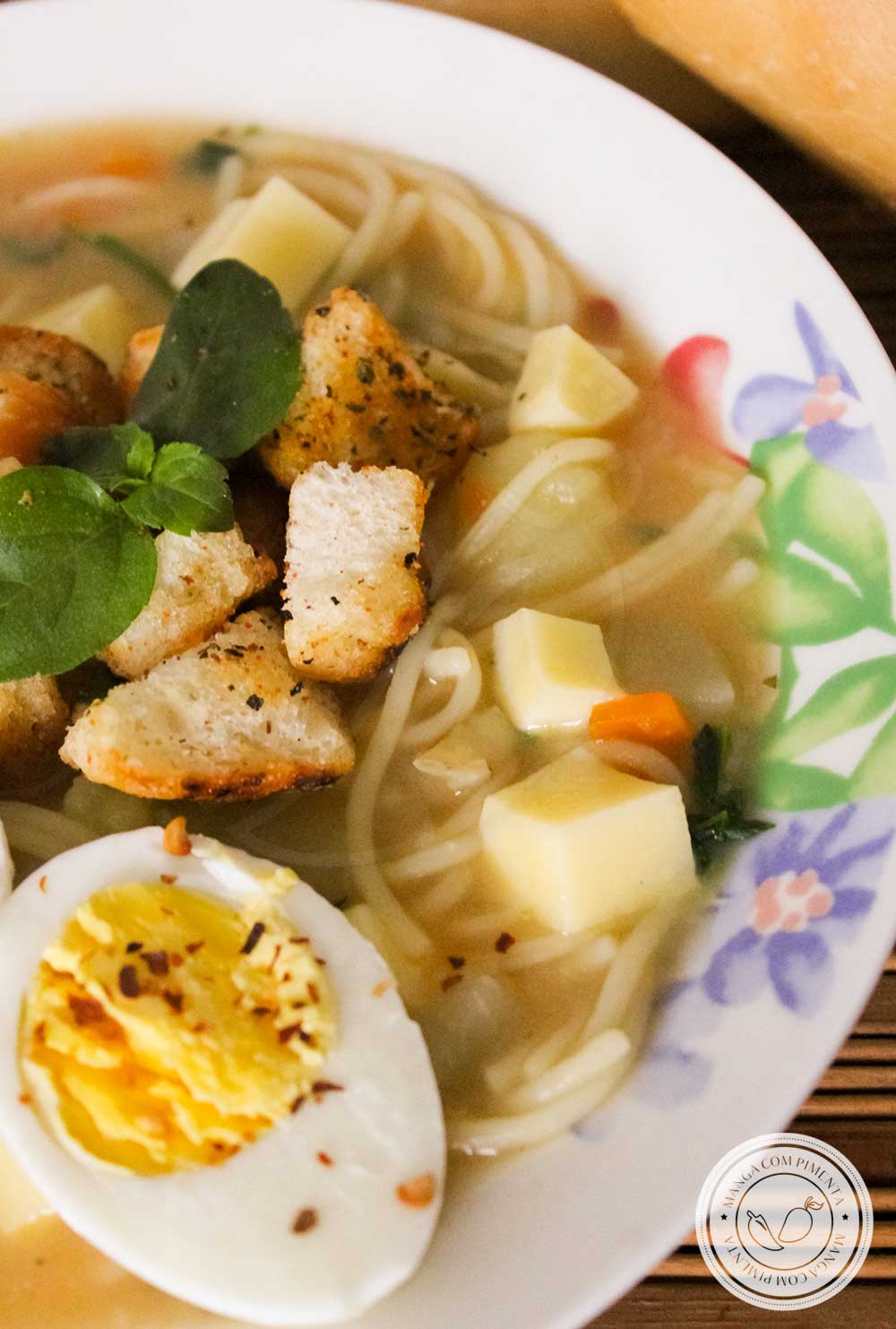Receita Sopa de Legumes com Batata, Cenoura e Chuchu - prato quentinho que conforta o corpo e o coração.