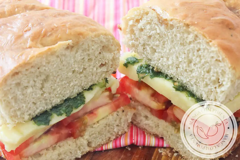 Lanche para qualquer hora: Sanduíche Caprese com Pesto - Receitas de Verão