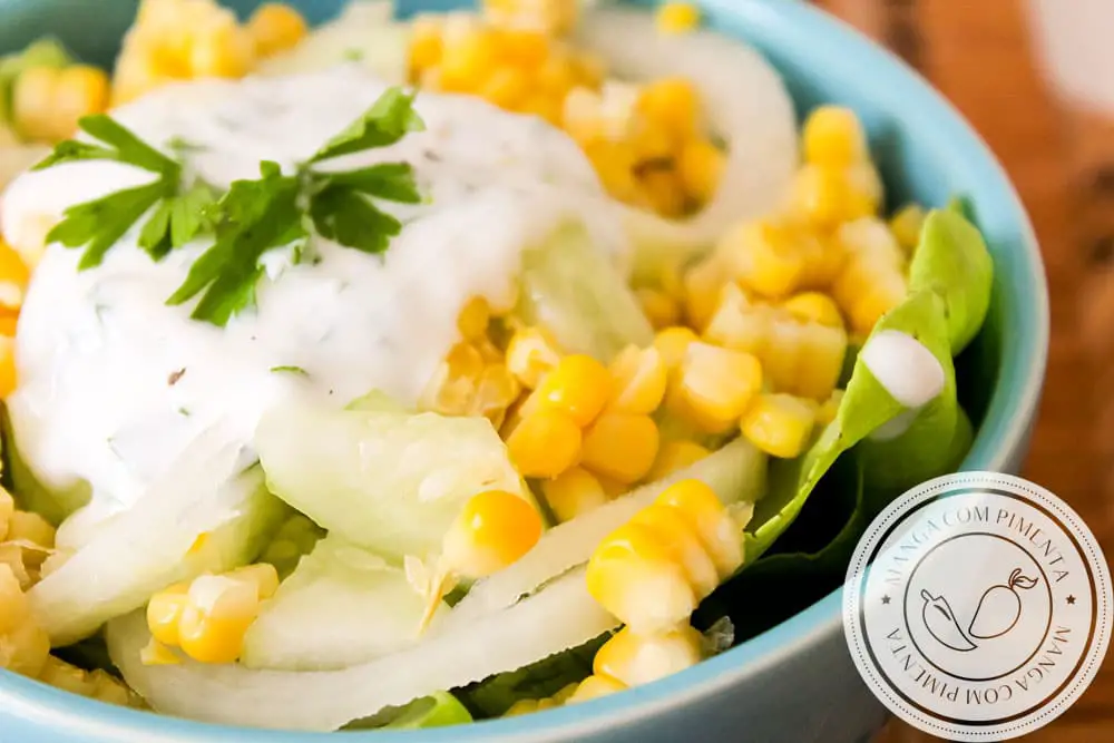Receita de Salada de Alface, Milho, Pepino e Cebola