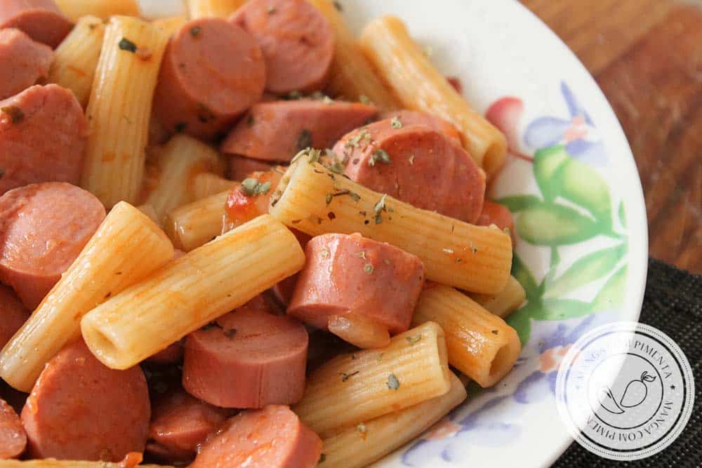 Macarrão Com Salsicha