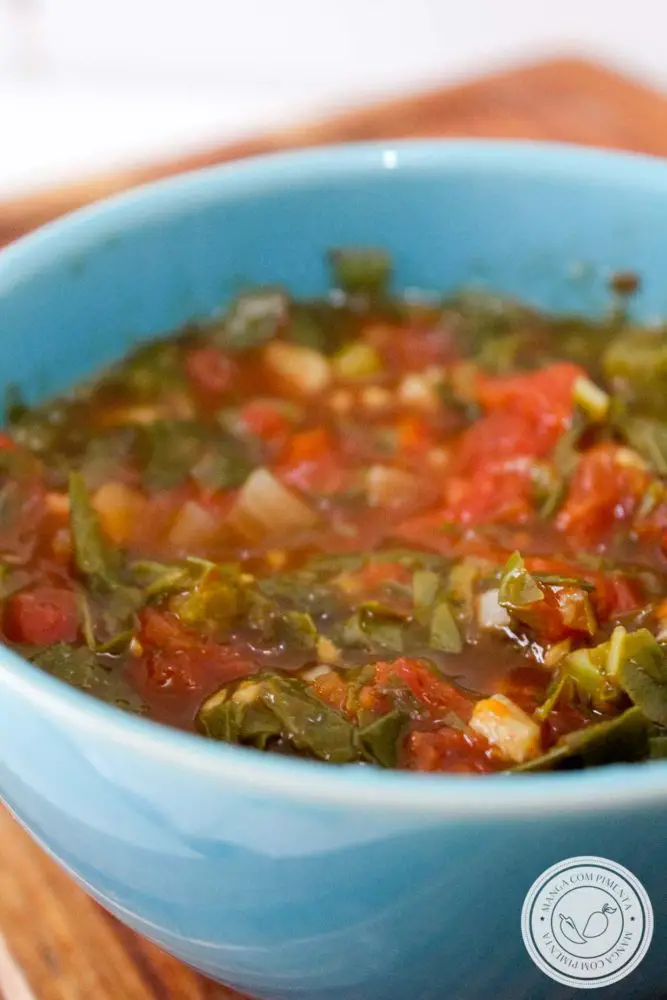 Molho de Tomate com Couve - um delicioso molho vegetariano para acompanhar qualquer prato!