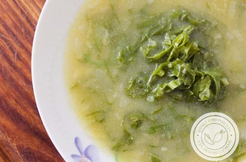 Sopa de Fubá com Couve - um delicioso prato para esquentar o corpo nos dias frios!