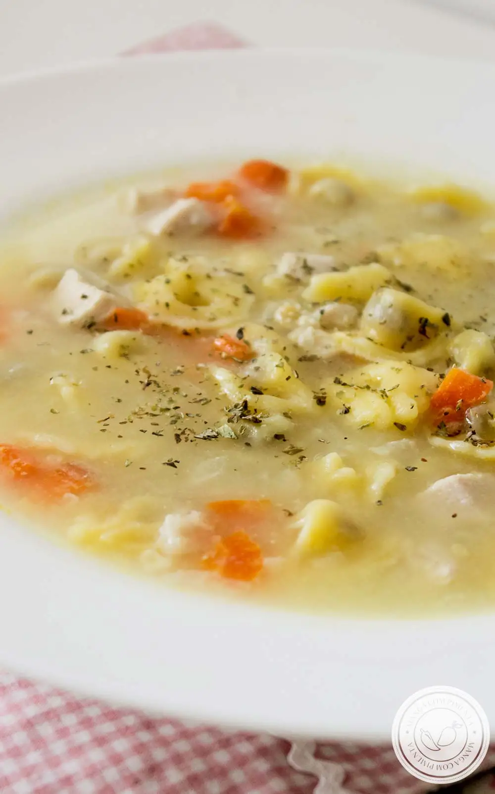 Sopa de Capeletti de Frango com Cenoura - perfeito para os dias frios!