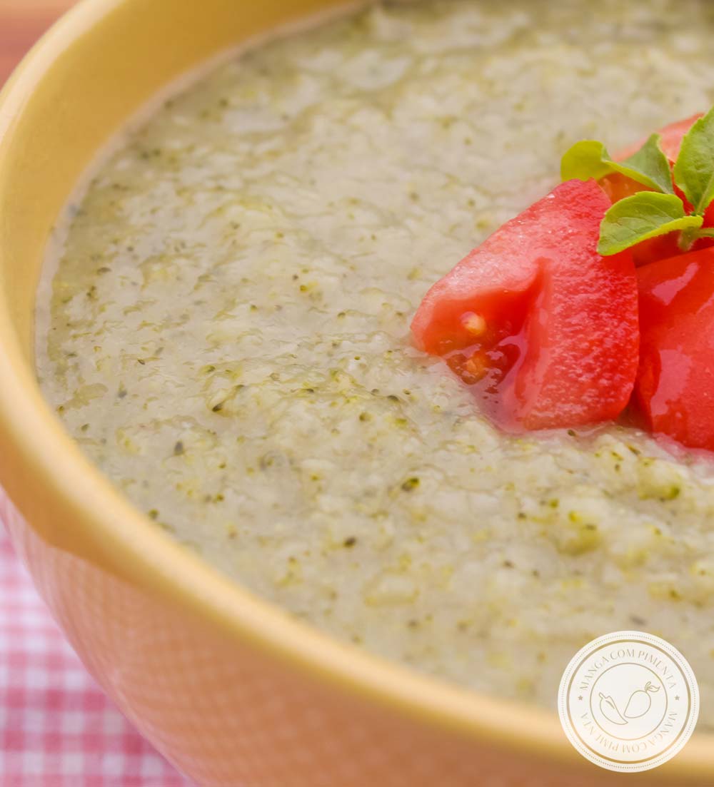 Sopa Creme de Brócolis e Couve-flor - um prato quentinho e delicioso para os dias frios.