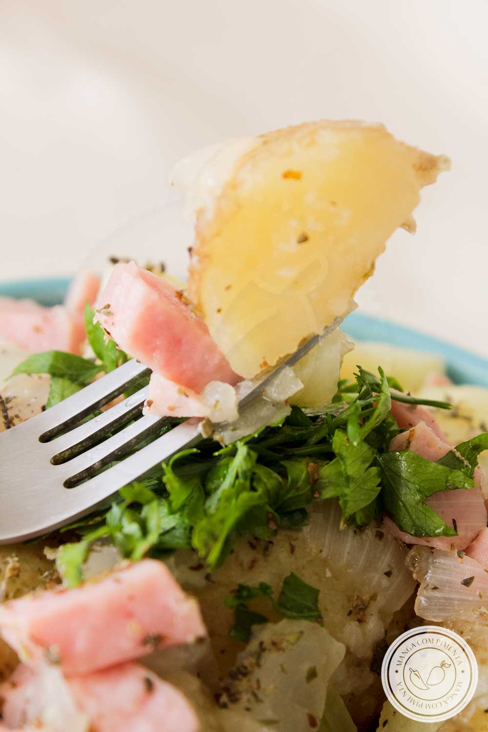 Receita de Batatas com Presunto e Cebola - um acompanhamento delicioso para o almoço da semana!