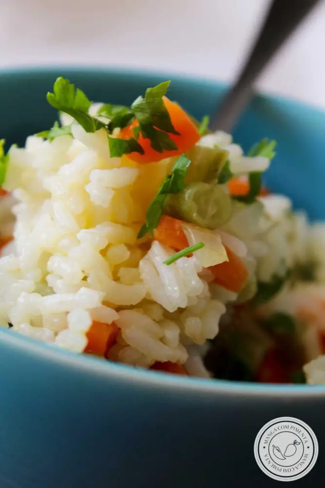 Receita de Arroz com Cenoura e Vagem - um prato delicioso para almoço ou jantar da semana!
