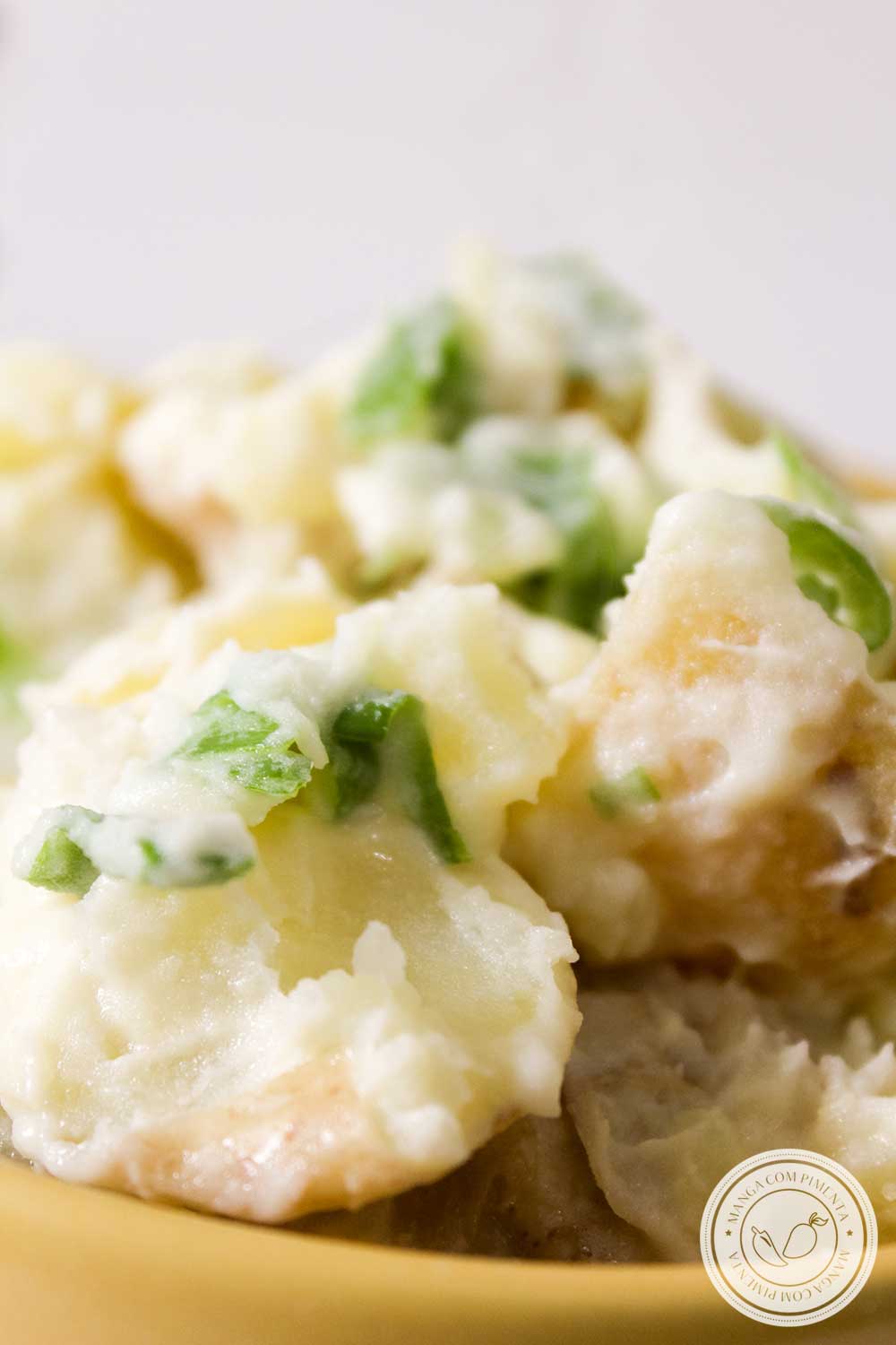Receita de Salada de Batata Natalina - um prato barato e super fácil de fazer, prepare para os dias de festas!