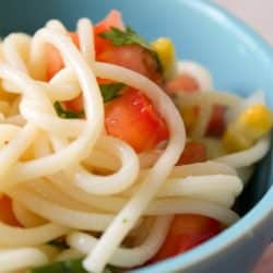 Receita de Salada de Espaguete - um prato delicioso e refrescante para servir nos dias quentes!