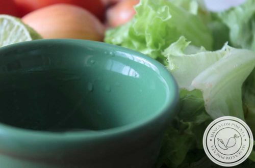 Receita de Molho para Salada Verde - um simples vinagrete para temperar uma gostosa salada verde.