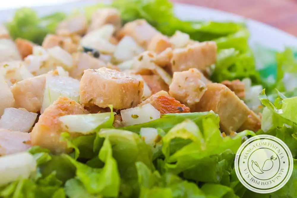 Receita de Salada de Frango com Alface - um prato delicioso para os dias quentes de verão.