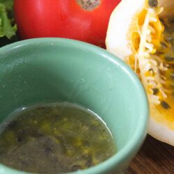 Receita de Molho de Maracujá para Salada - para deixar a sua salada verde deliciosa!