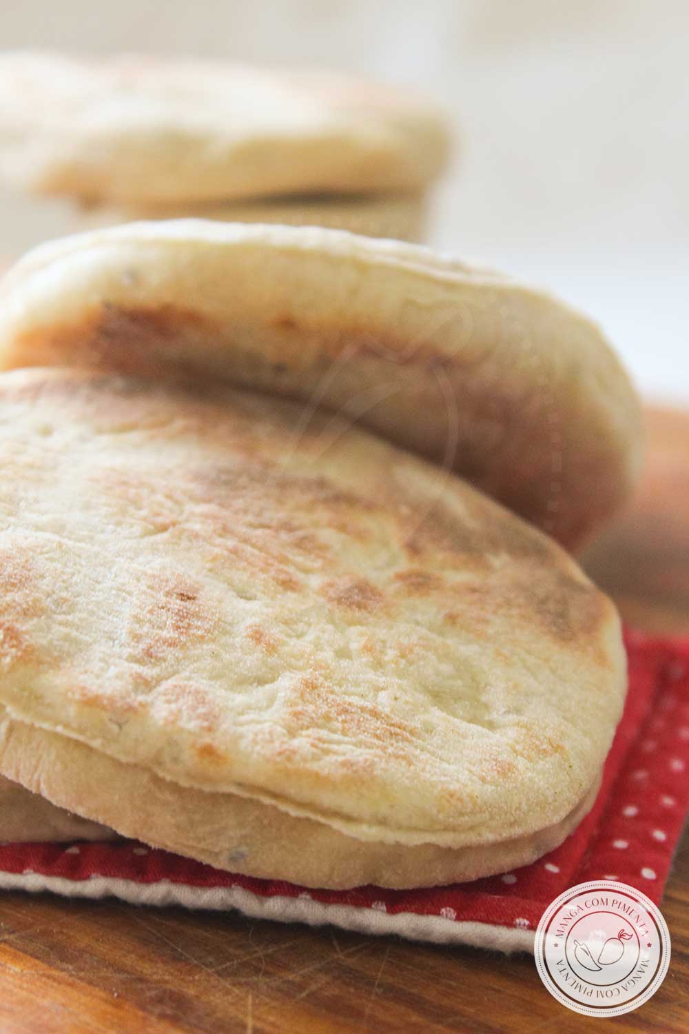 Receita de Pão de Frigideira com Semente de Chia - um lanche caseiro, gostoso e nutritivo para toda a família.