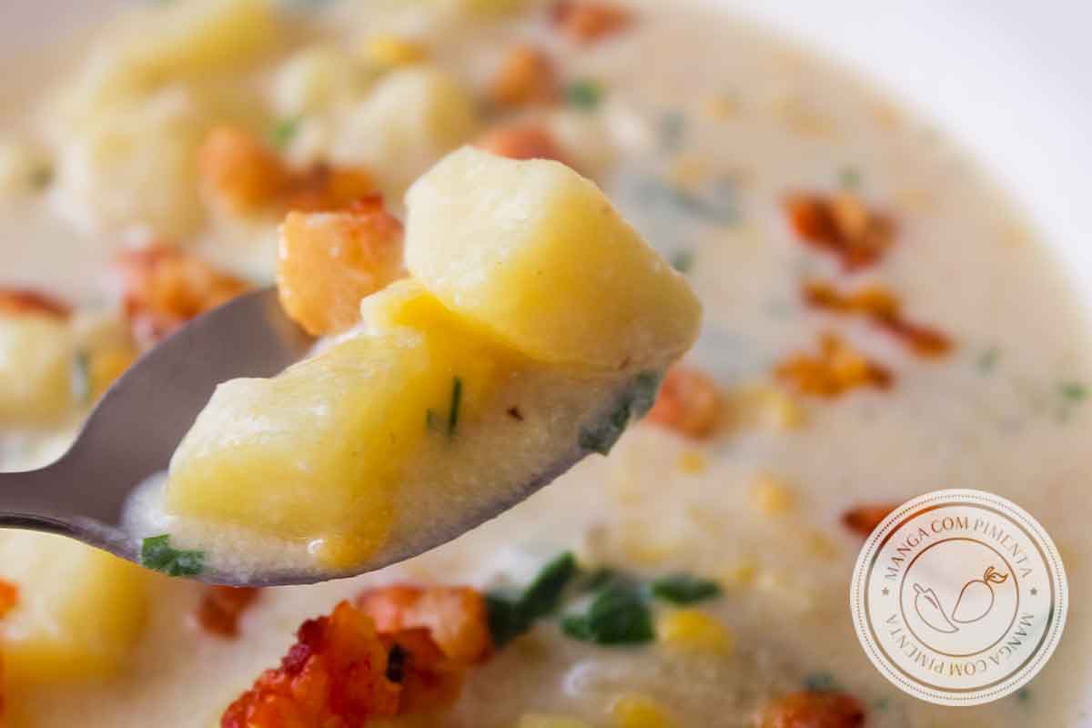 Receita de Sopa de Batata com Milho e Bacon Americana - um prato delicioso para os dias frios!