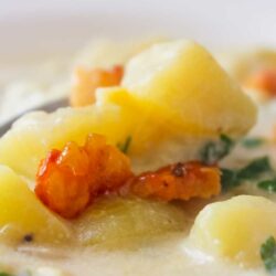 Receita de Sopa de Batata com Milho e Bacon Americana - um prato delicioso para os dias frios!