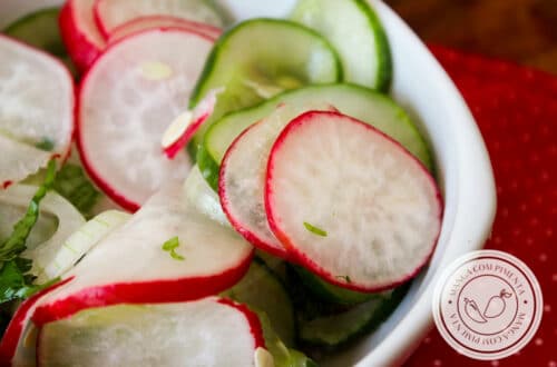 Receita de Salada de Pepino com Rabanete - com a chegada dos dias quentes, prepare um prato saboroso e refrescante para o almoço.