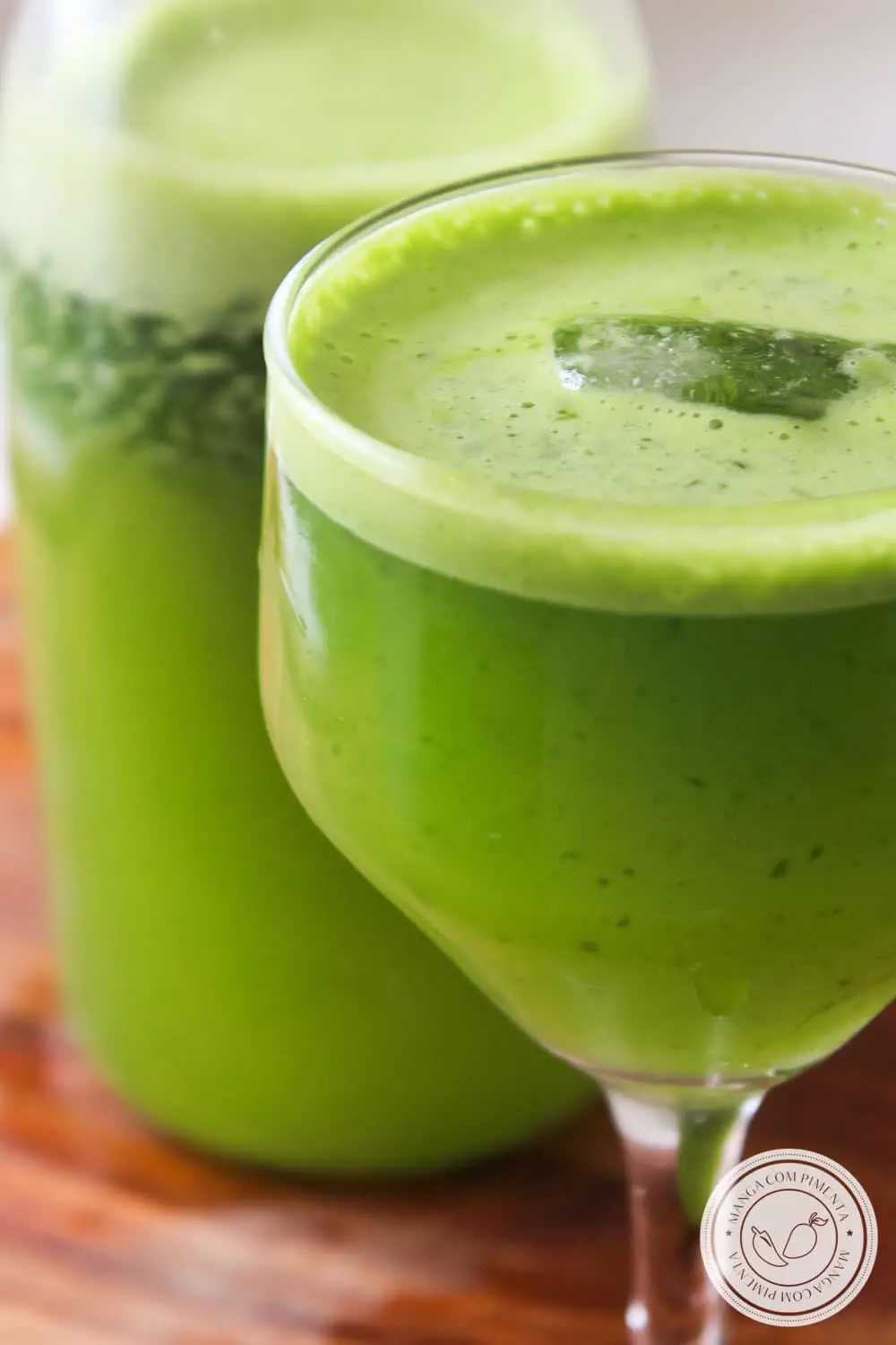 Receita de Suco Verde de Rúcula com Laranja e Limão - uma bebida nutritiva para começar bem o dia!