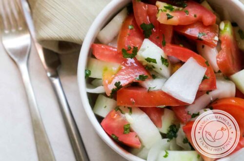 Receita de Salada de Pepino com Tomate e Cebola - simples e perfeito para ser servido no almoço ou jantar da semana.