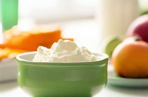 como fazer iogurte grego em casa com 2 ingredientes
