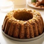 bolo simples de granola com farinha integral e açúcar mascavo