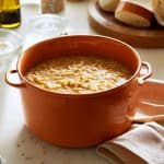 sopa de feijão com macarrão curtinho