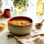 Sopa minestrone com legumes e macarrão